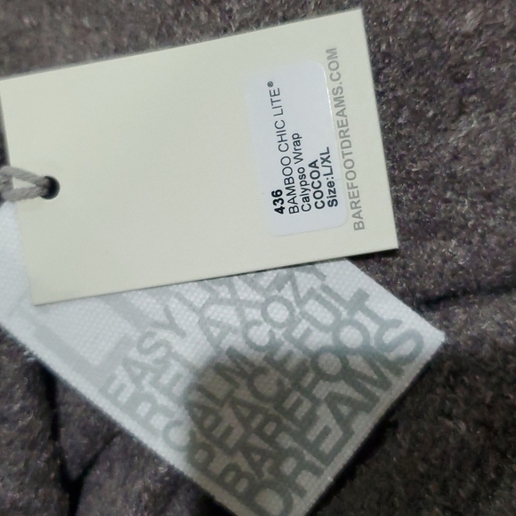 Barefoot dreams nwt bamboo chic lite calypso wrap cocoa color - Picture 7 of 8